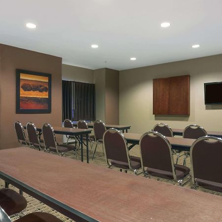 Microtel Inn & Suites By Wyndham Minot Exterior photo