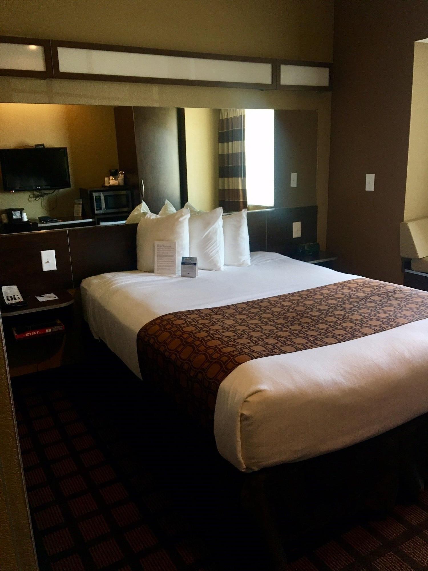 Microtel Inn & Suites By Wyndham Minot Exterior photo