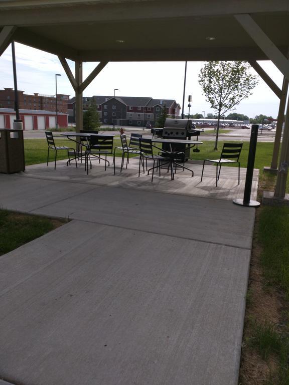 Microtel Inn & Suites By Wyndham Minot Exterior photo
