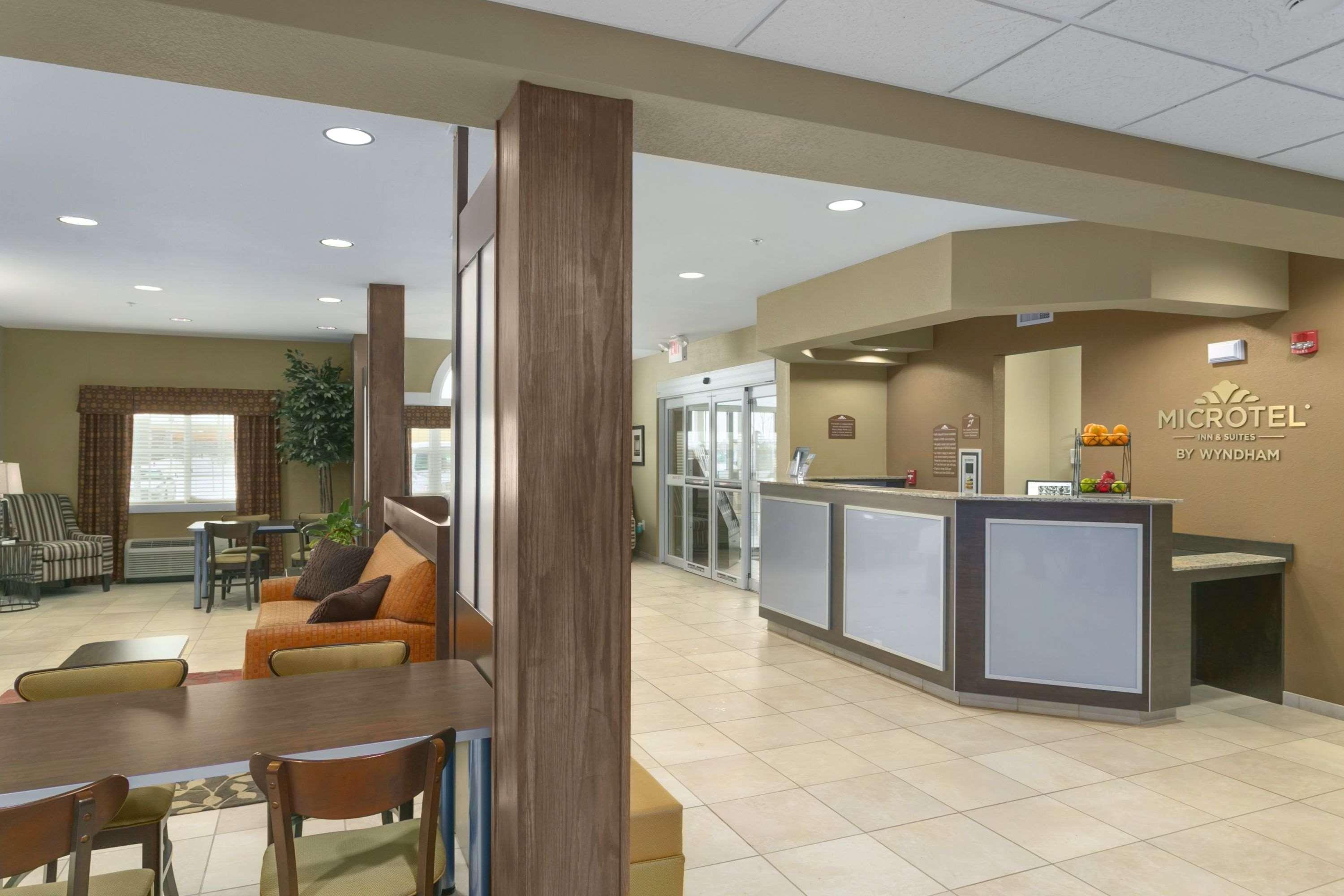Microtel Inn & Suites By Wyndham Minot Exterior photo