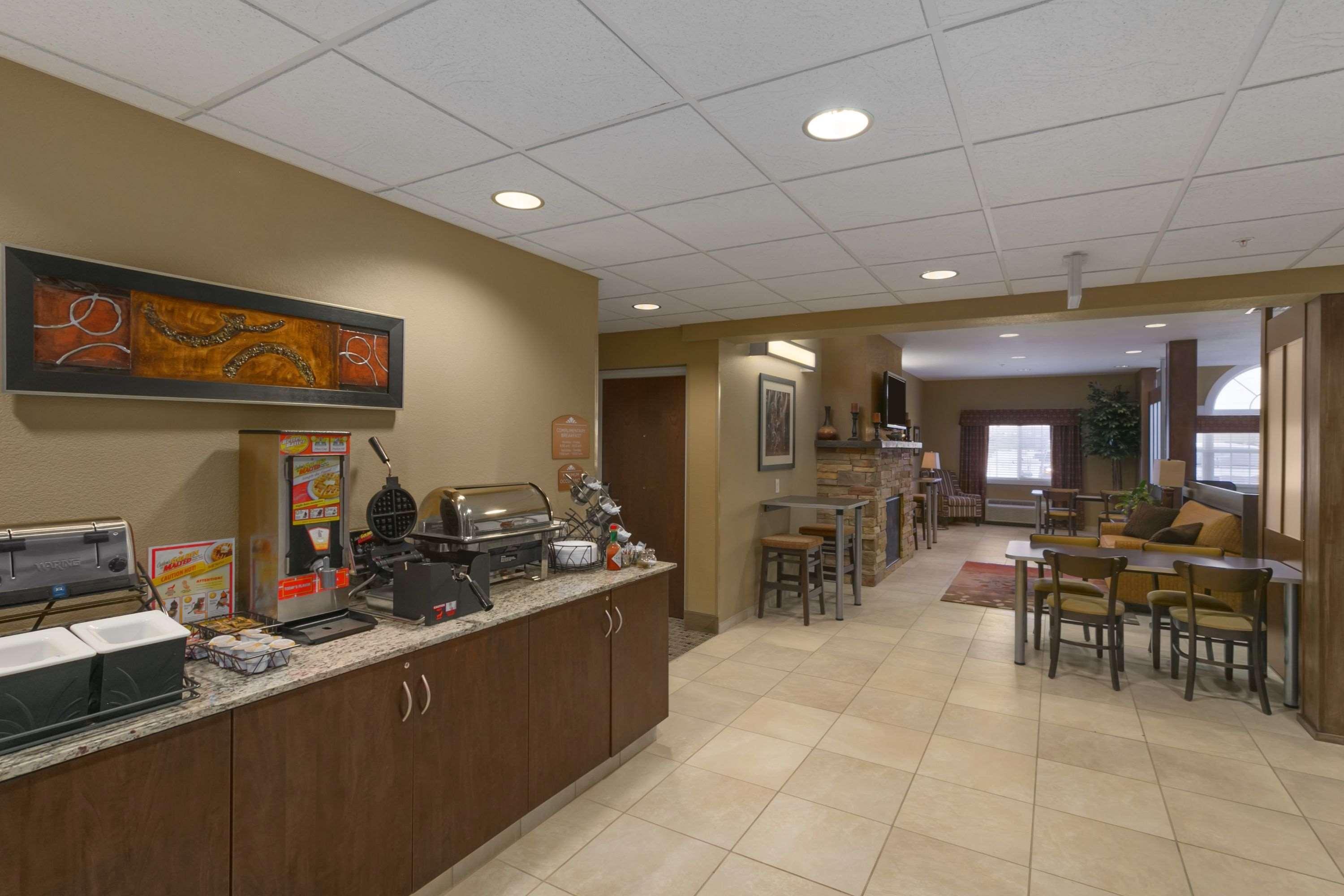 Microtel Inn & Suites By Wyndham Minot Exterior photo